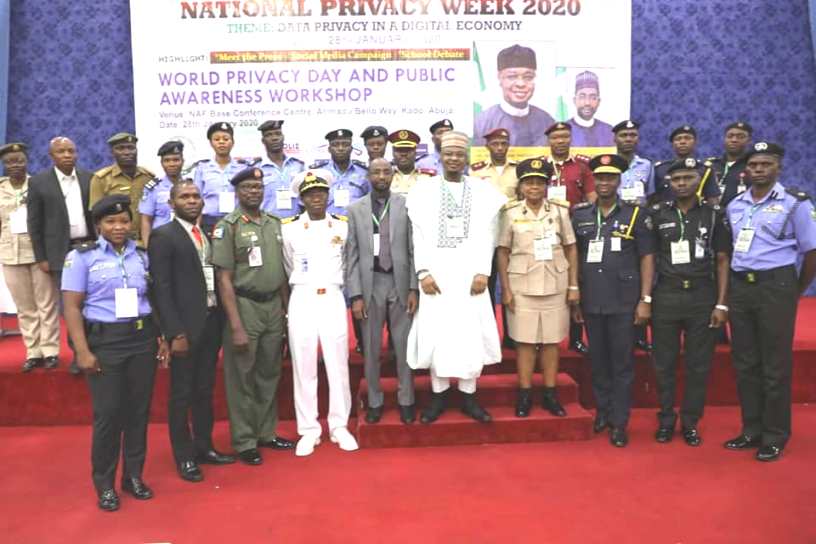 The MInister, Dr Pantami and NITDA's boss Abdullahi with participants from the country's security agencies